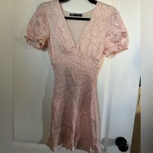Zara Light Pink Floral Mini Dress w/Puff Sleeves         Size XS